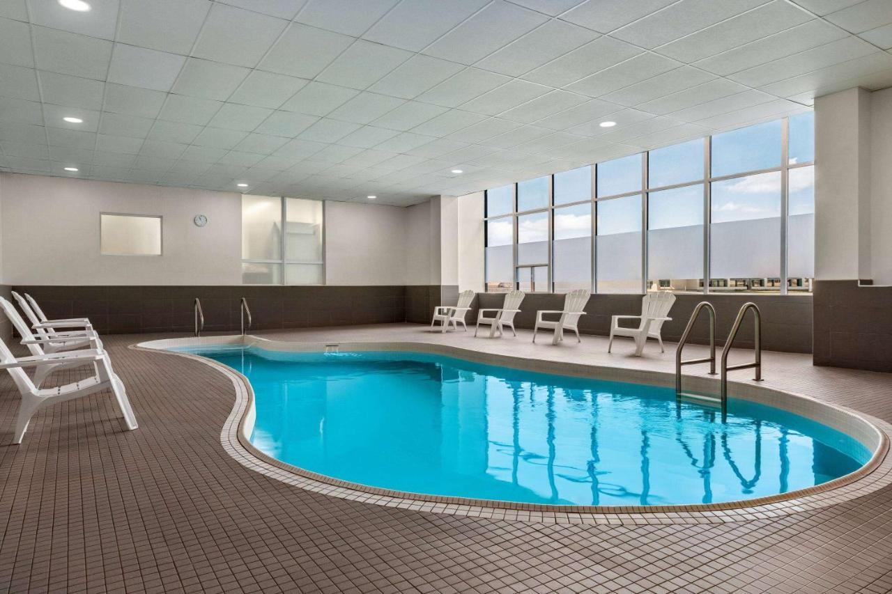 Ramada By Wyndham Near The Falls Niagara Falls