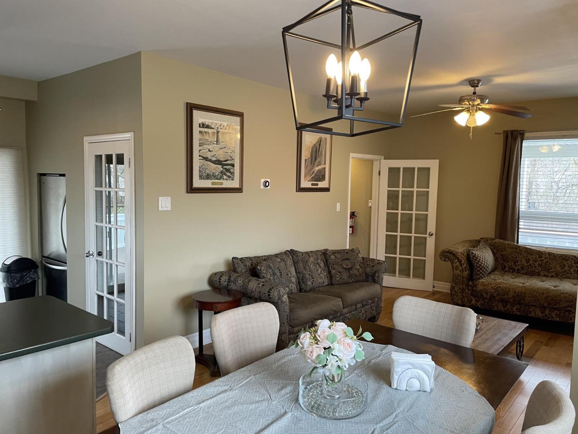 Tranquility Near The River Complimentary Breakfast Holiday home Niagara Falls