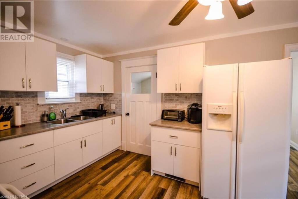 Holiday home Cozy 3 Bedroom Downtown With Complimentary Breakfast Delivered Daily To The *