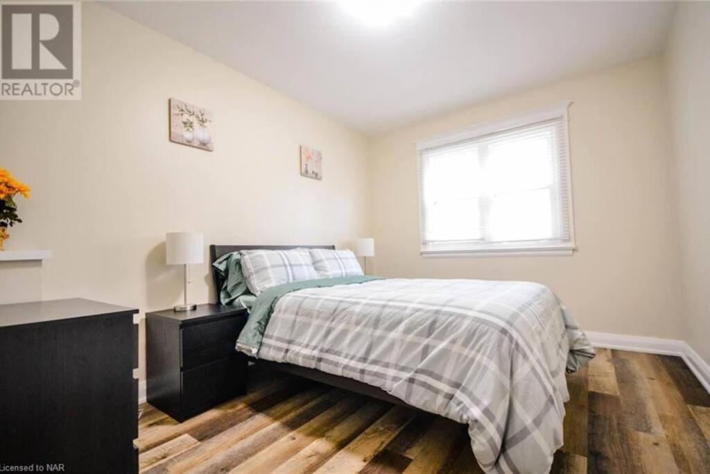 Cozy 3 Bedroom Downtown With Complimentary Breakfast Delivered Daily To The Niagara Falls