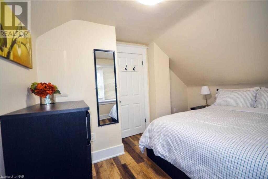 Holiday home Cozy 3 Bedroom Downtown With Complimentary Breakfast Delivered Daily To The *