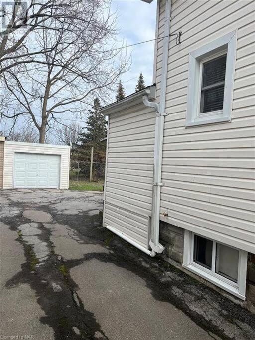 Cozy 3 Bedroom Downtown With Complimentary Breakfast Delivered Daily To The *