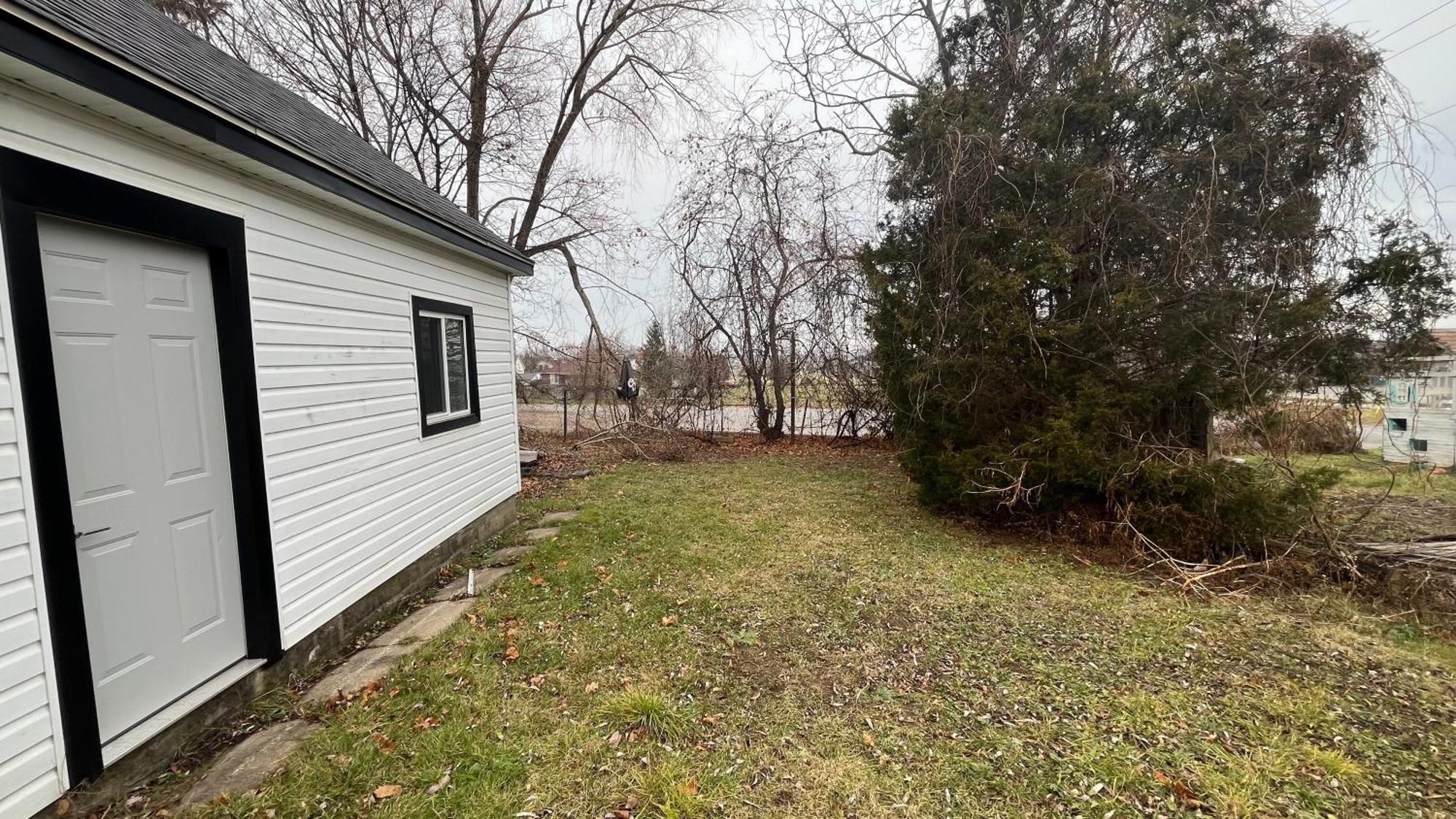Renovated - Walk To Falls & Tourist District * Niagara Falls