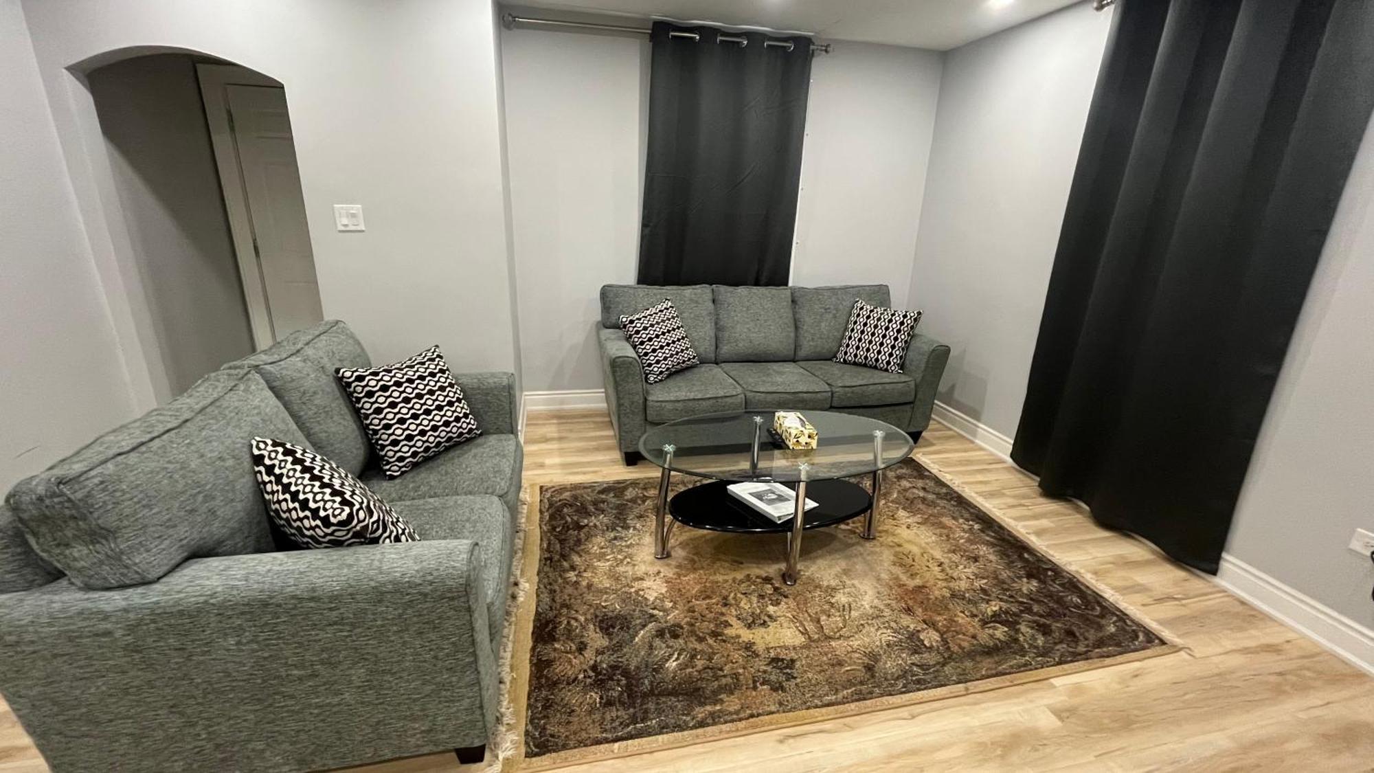 Renovated - Walk To Falls & Tourist District