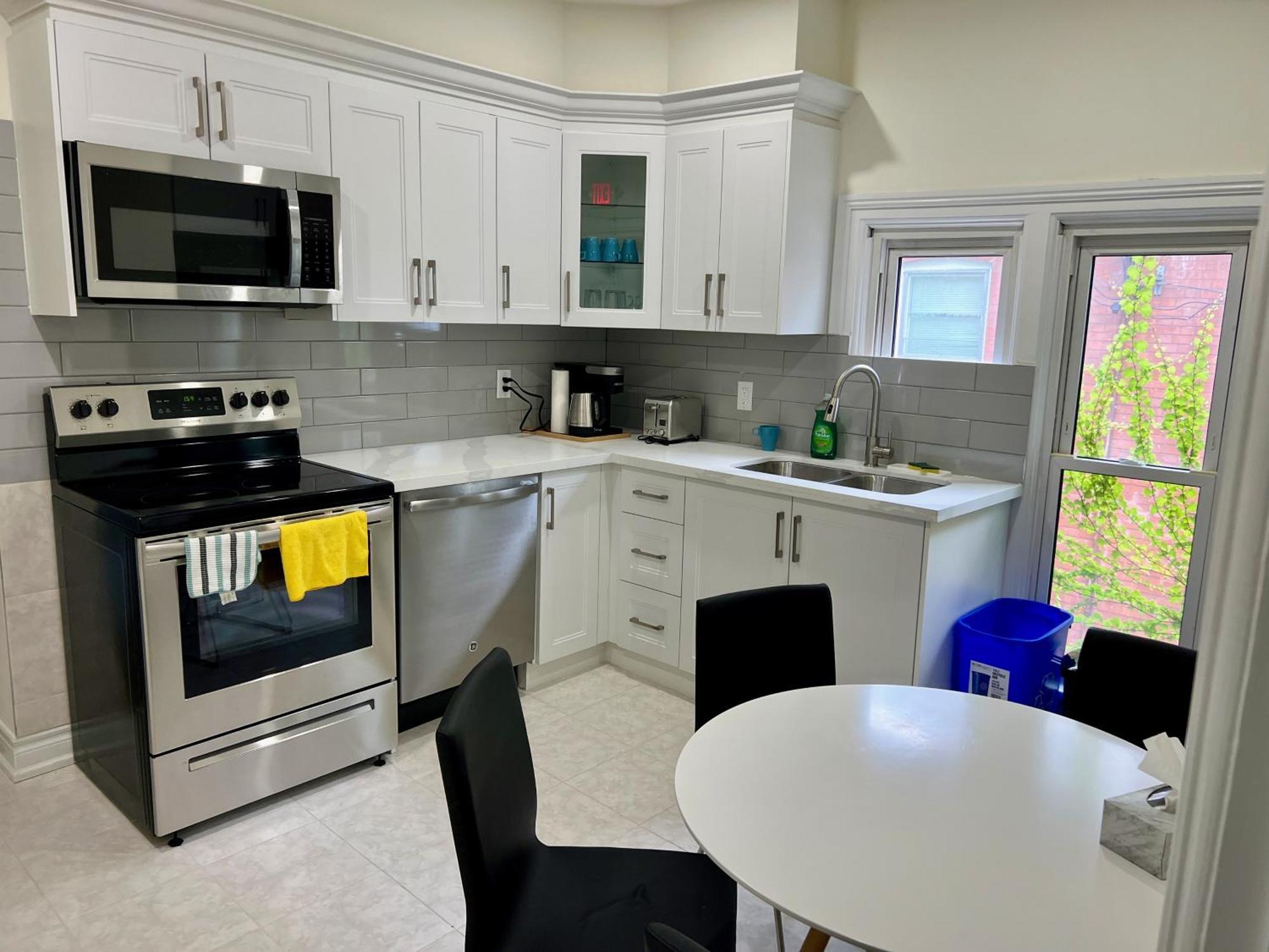 Two-bedroom With King Bed-4 Minutes To The Falls * Niagara Falls