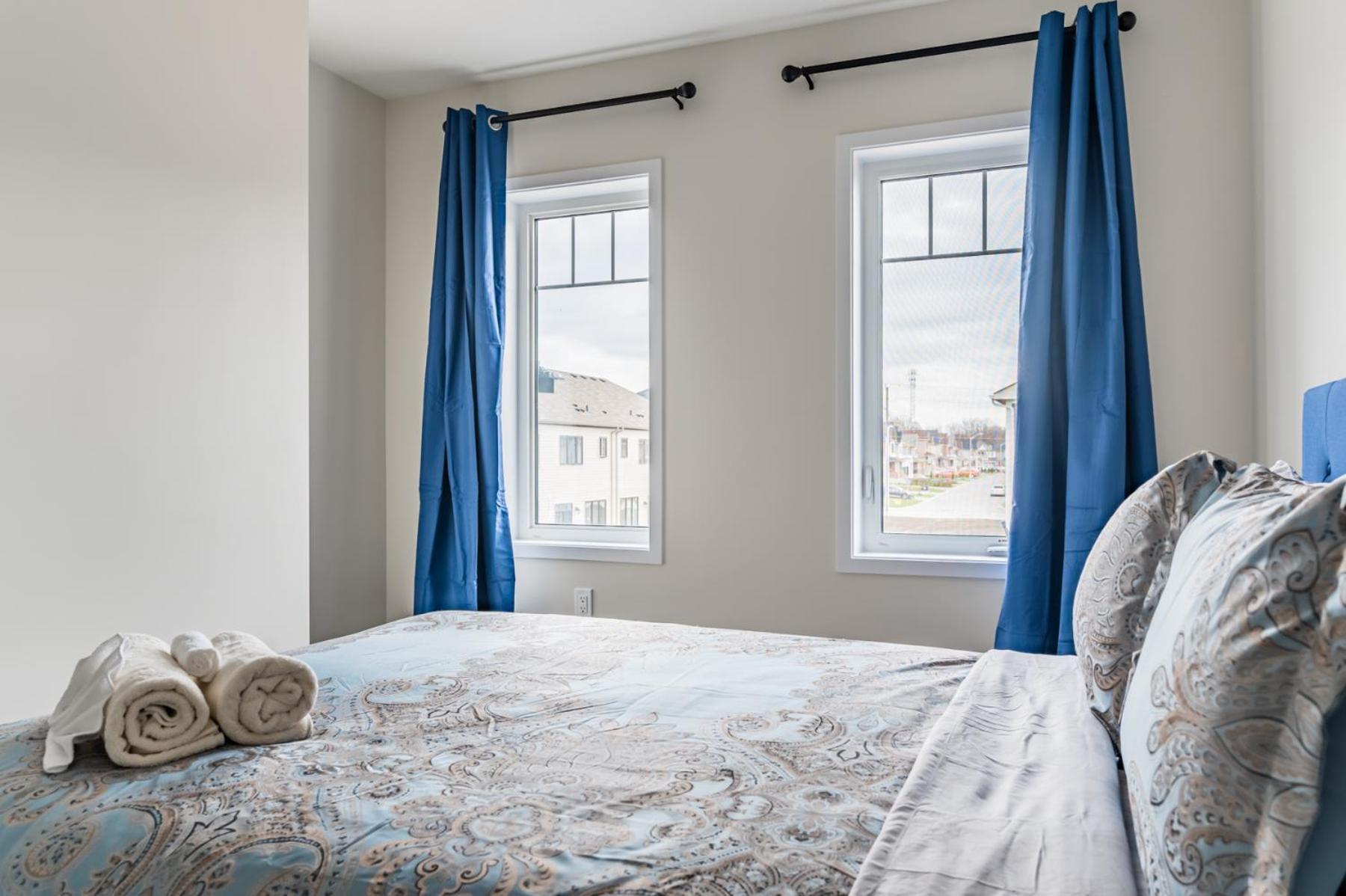Luxury Town Close To Fairview Casino In Niagra Falls Holiday home