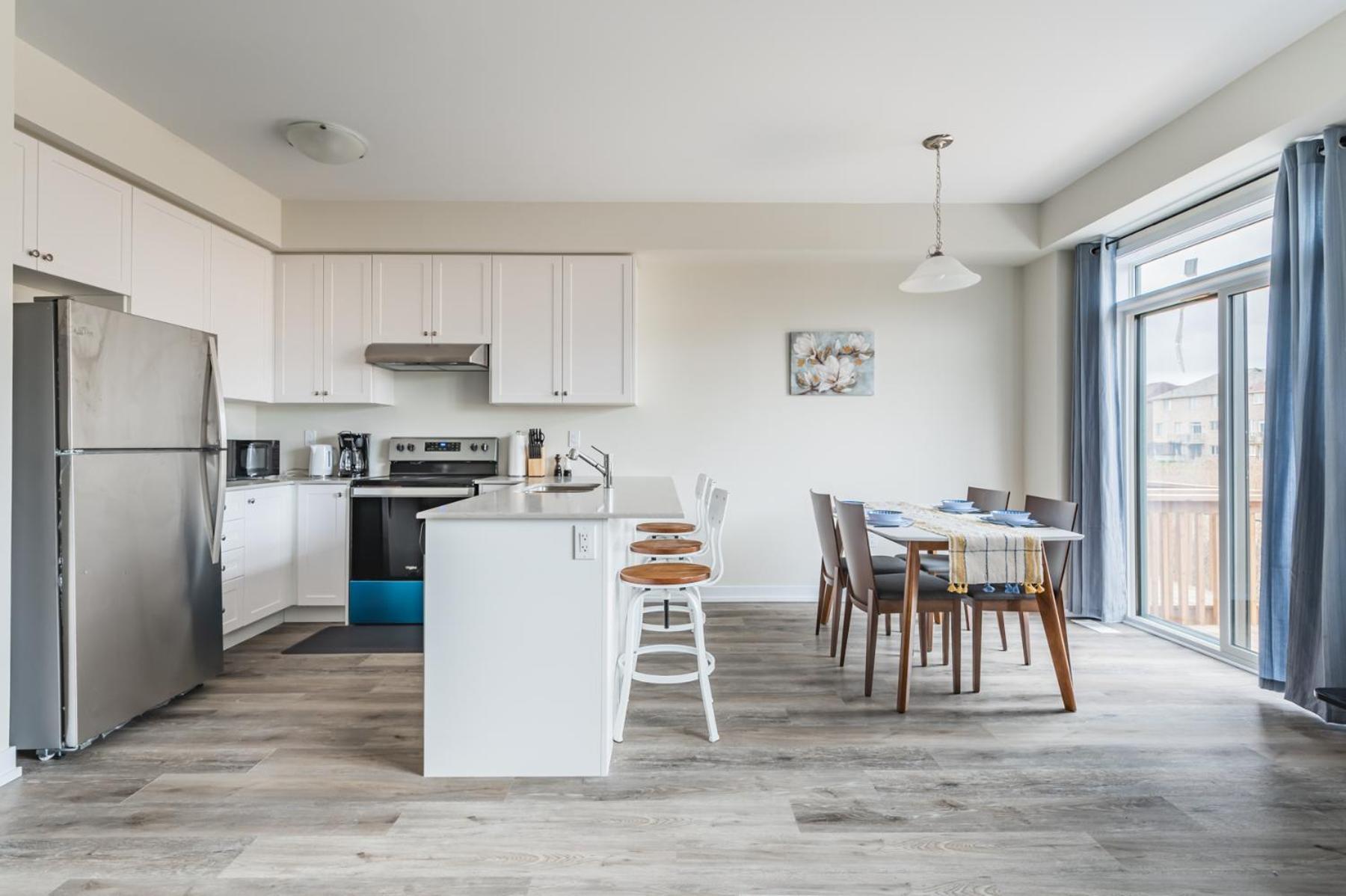 Holiday home Luxury Town Close To Fairview Casino In Niagra Falls *