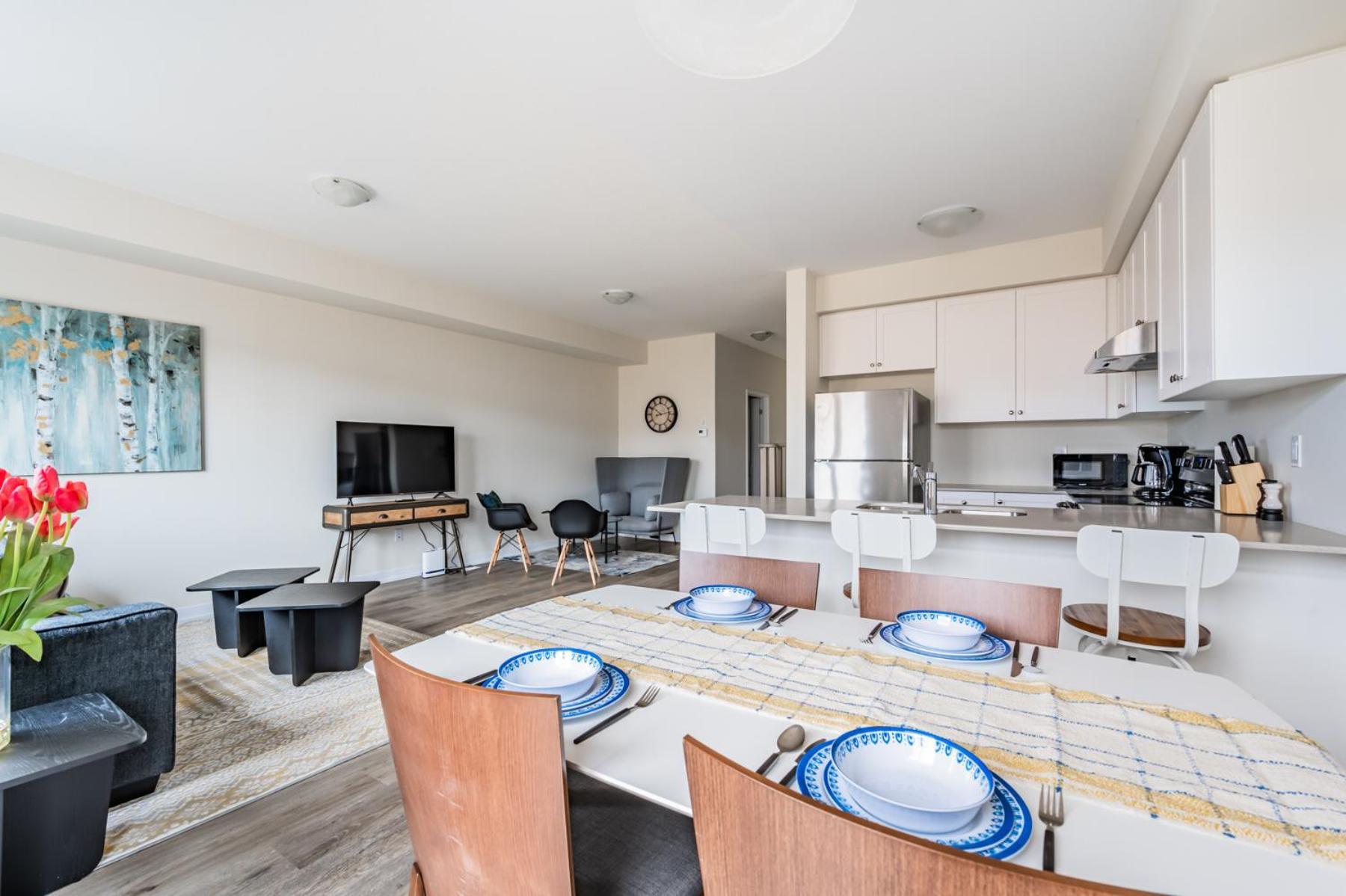Luxury Town Close To Fairview Casino In Niagra Falls *