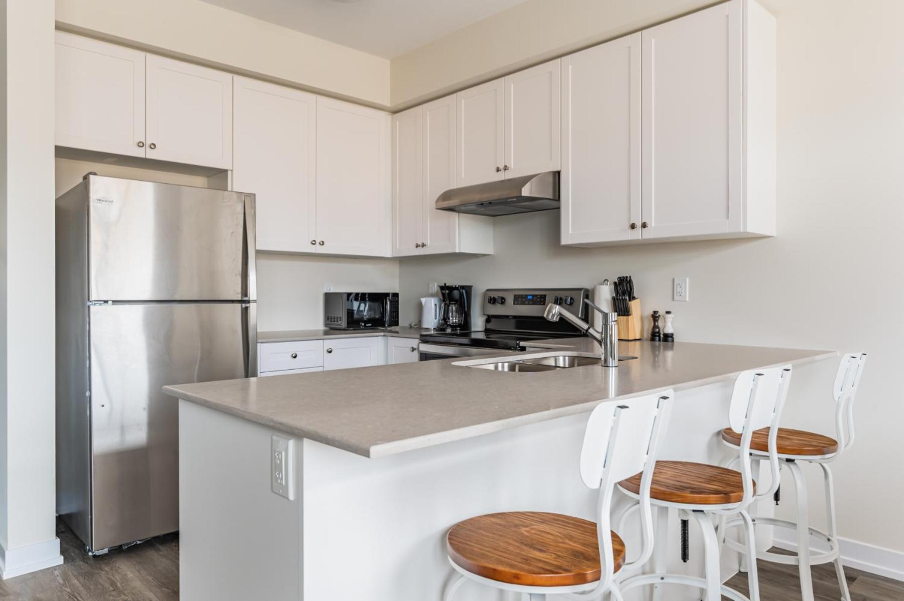 Luxury Town Close To Fairview Casino In Niagra Falls * Niagara Falls