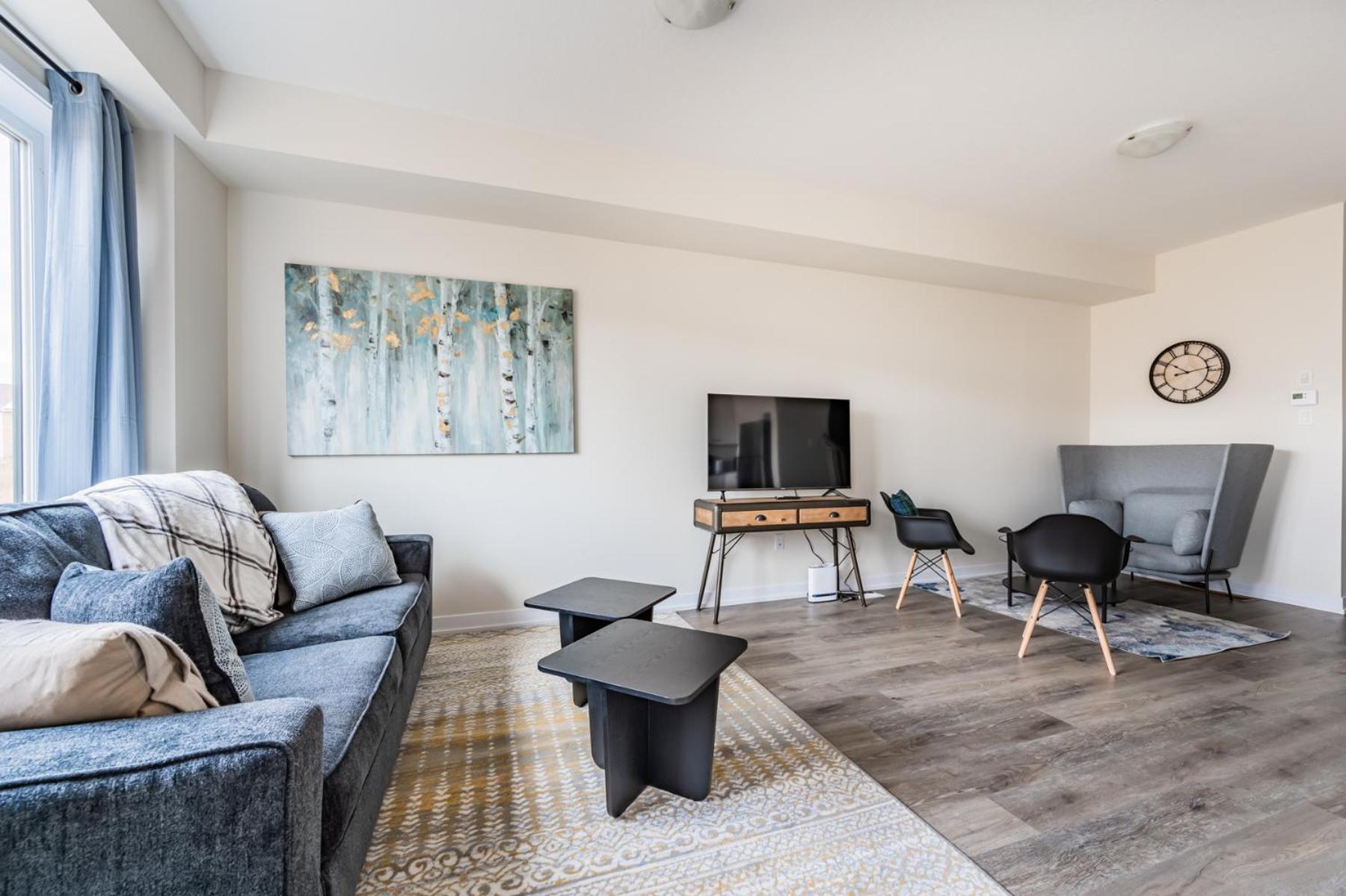 Luxury Town Close To Fairview Casino In Niagra Falls * Niagara Falls
