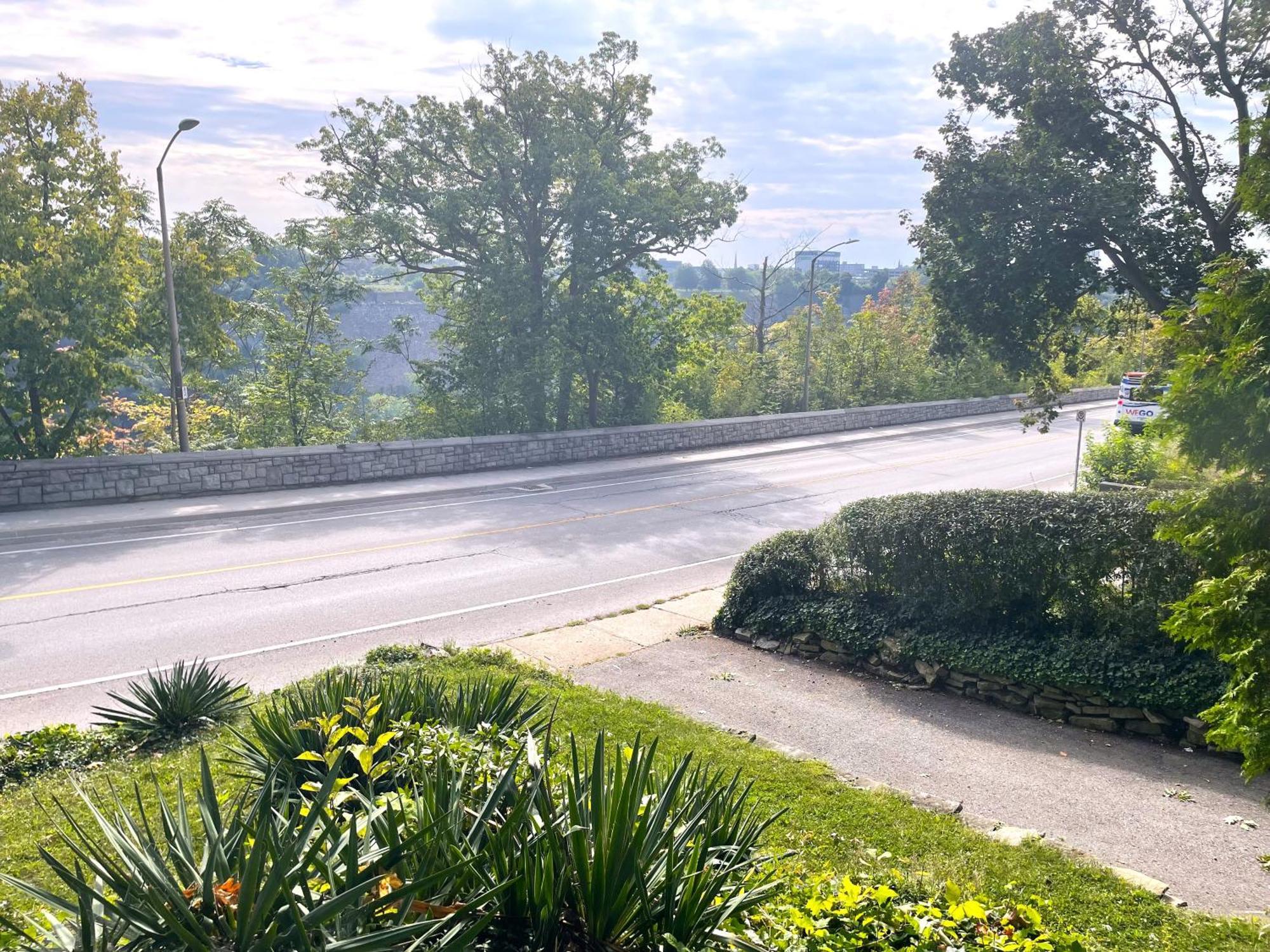 Riverview Closest To Falls, Free Breakfast Delivered Daily Niagara Falls