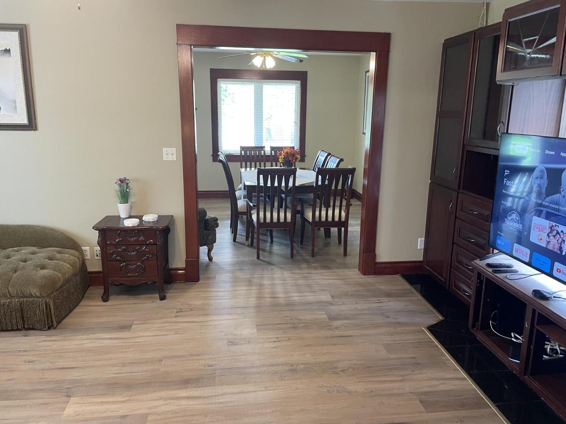 Holiday home Peaceful On Palmer Ave - Close To The Falls & Complimentary Breakfast Delivered Daily To The