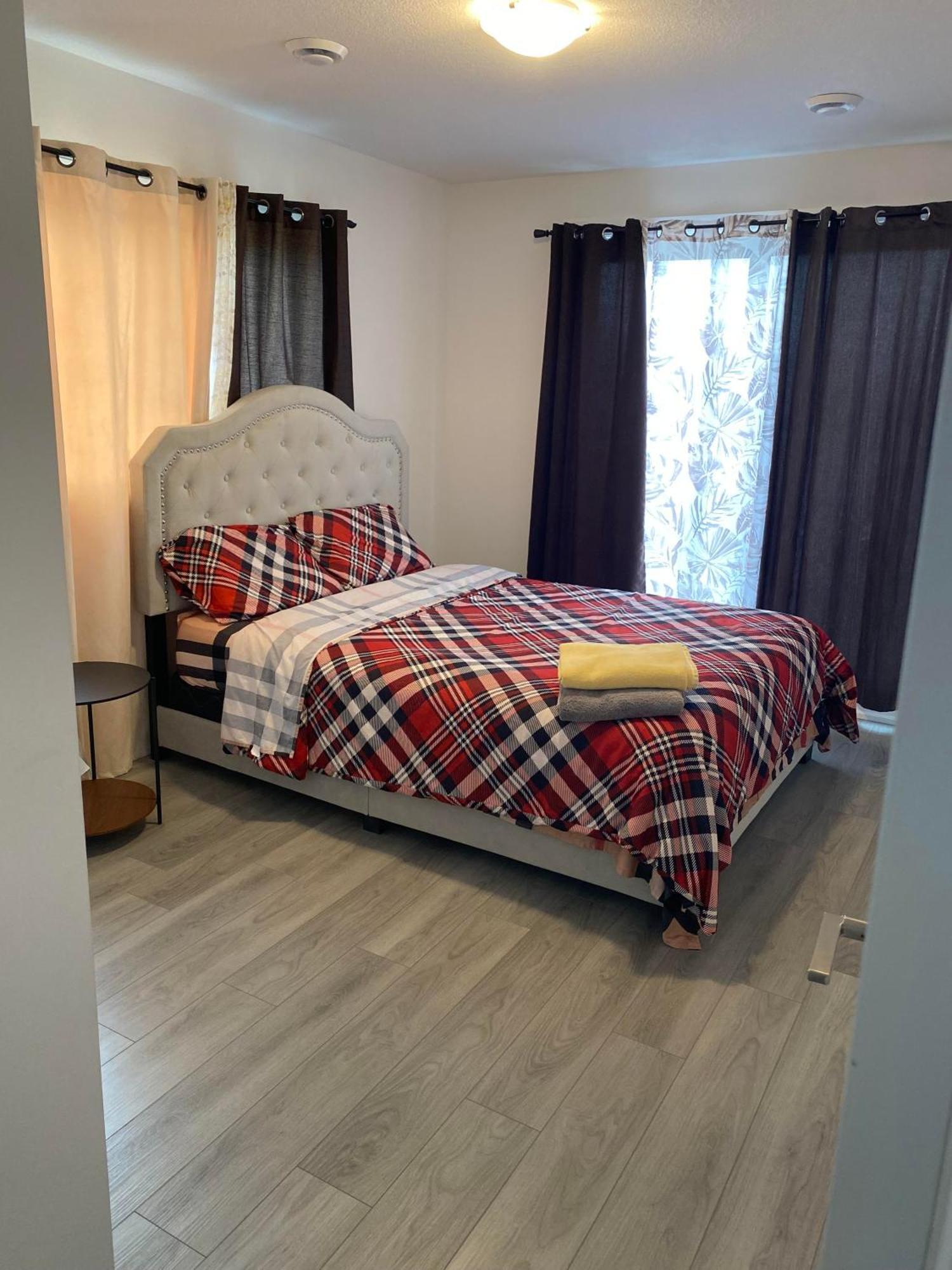 Luxury Bright And Modern * Niagara Falls