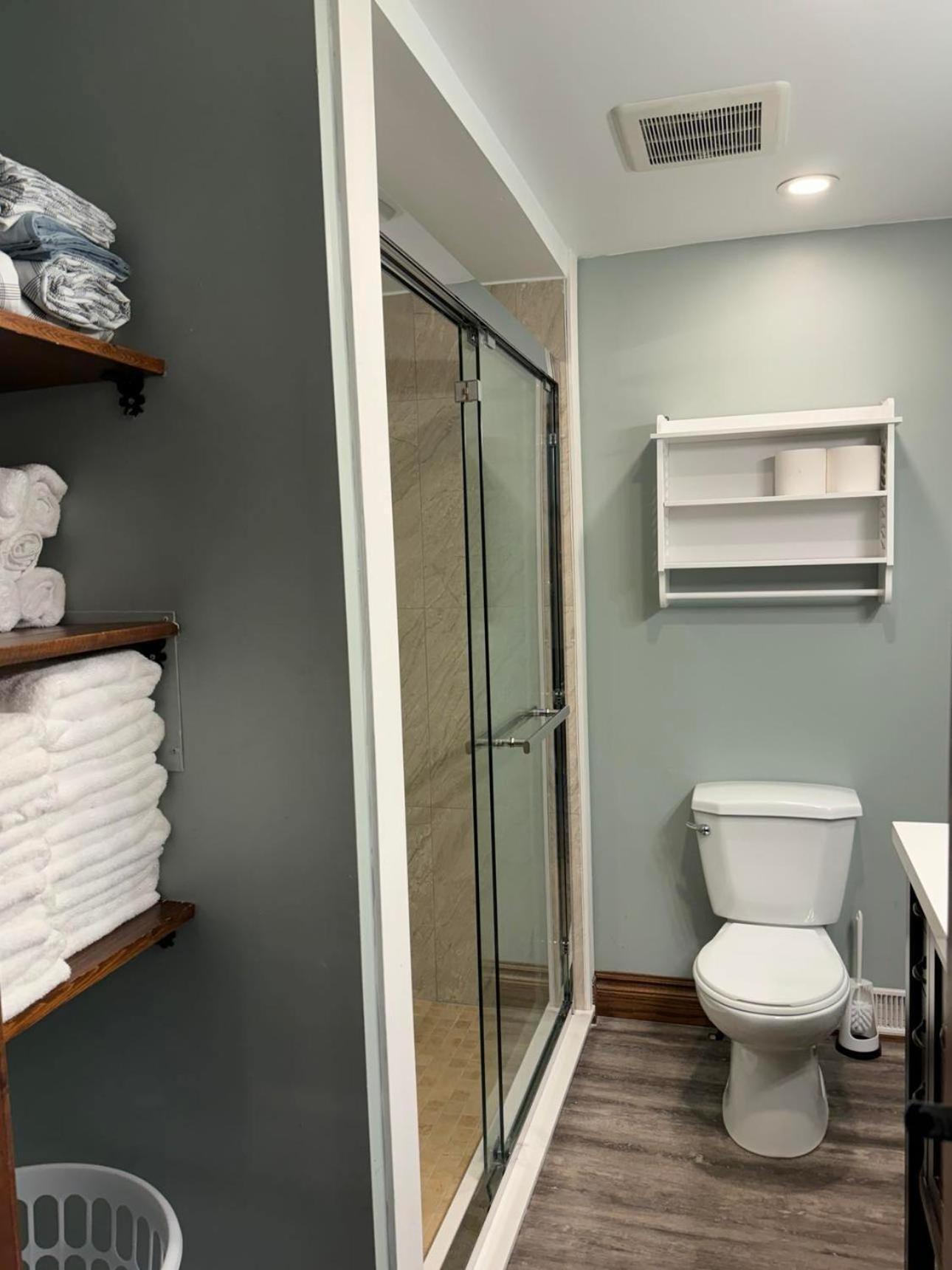 Apartment Cozy Suite-walk To The Falls!