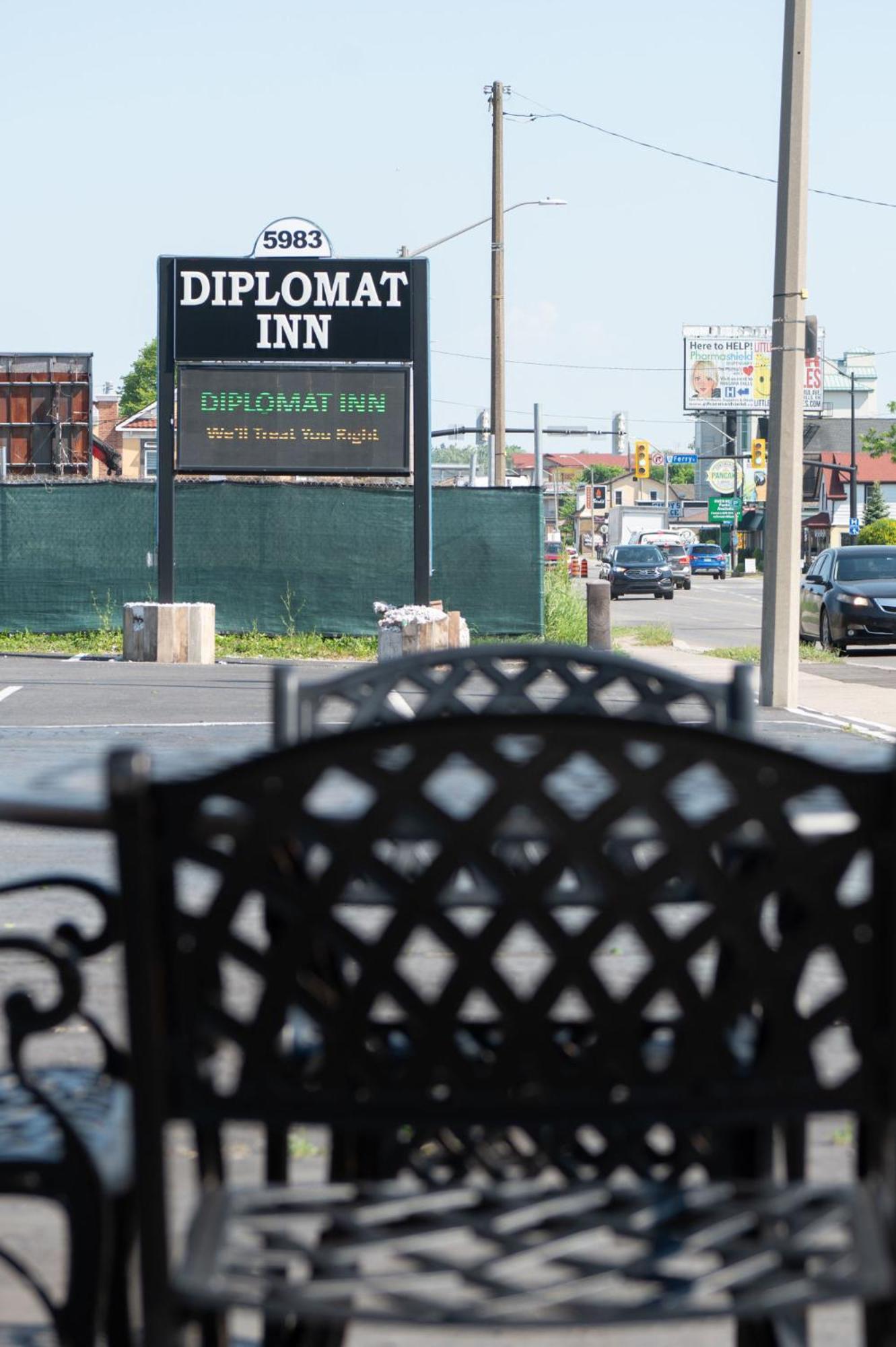 Diplomat Hotel 3*
