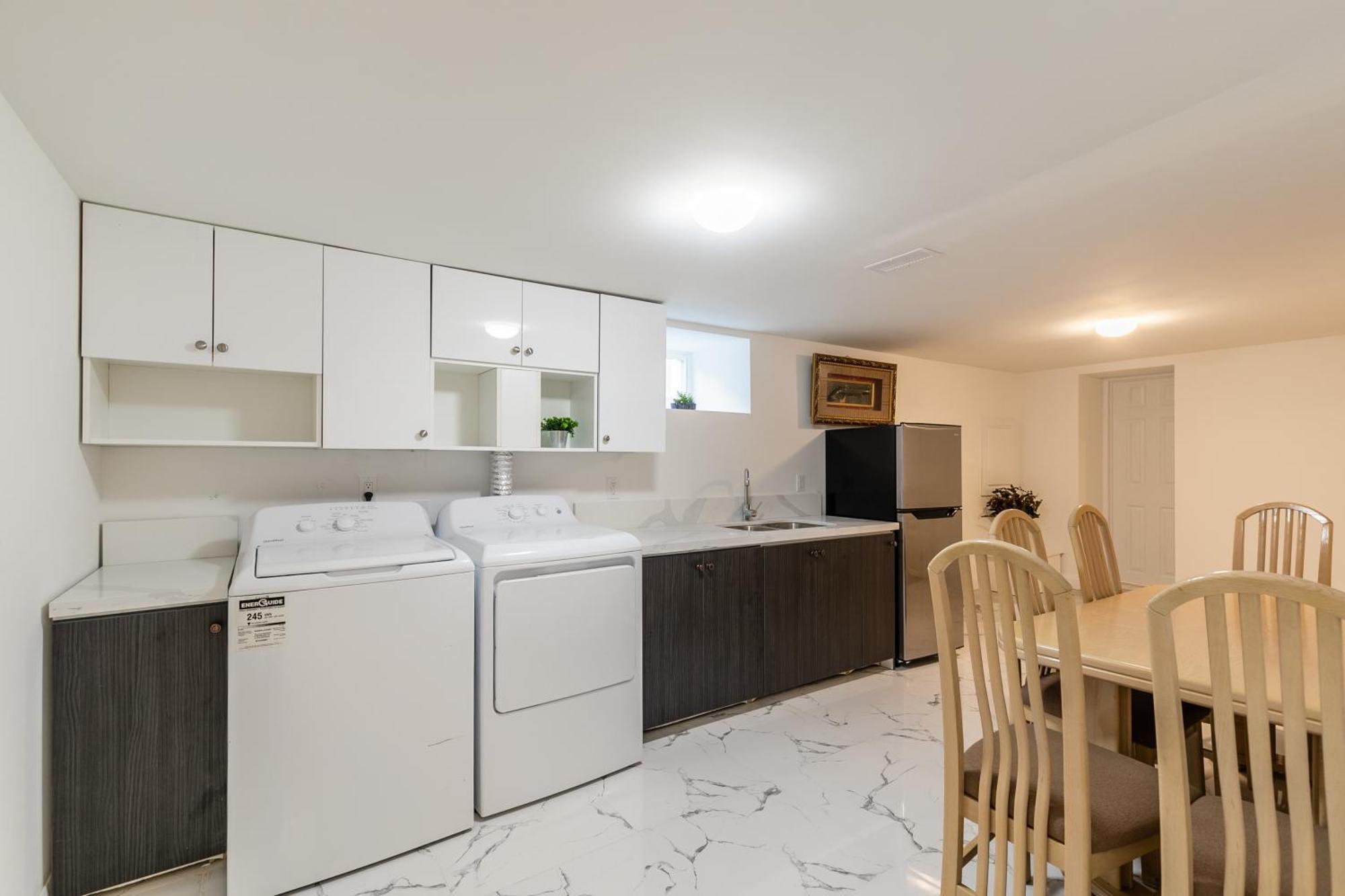 Beautiful Renovated 3 Mins Drive To Fall Villa *