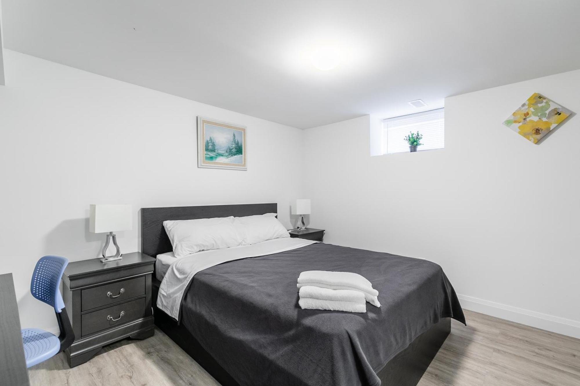 Beautiful Renovated 3 Mins Drive To Fall Villa *