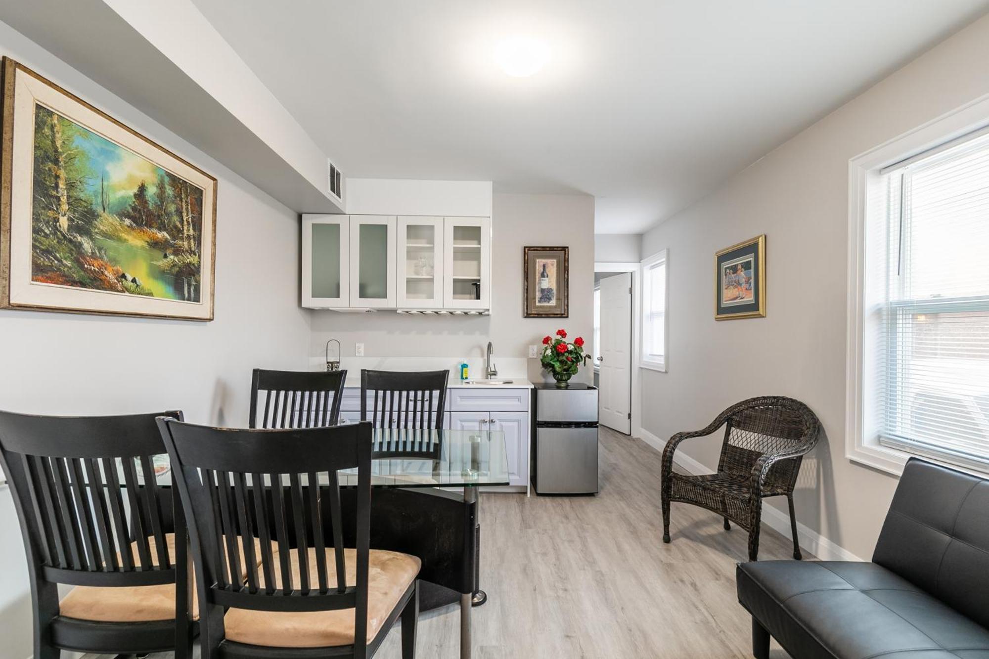 Beautiful Renovated 3 Mins Drive To Fall Villa *