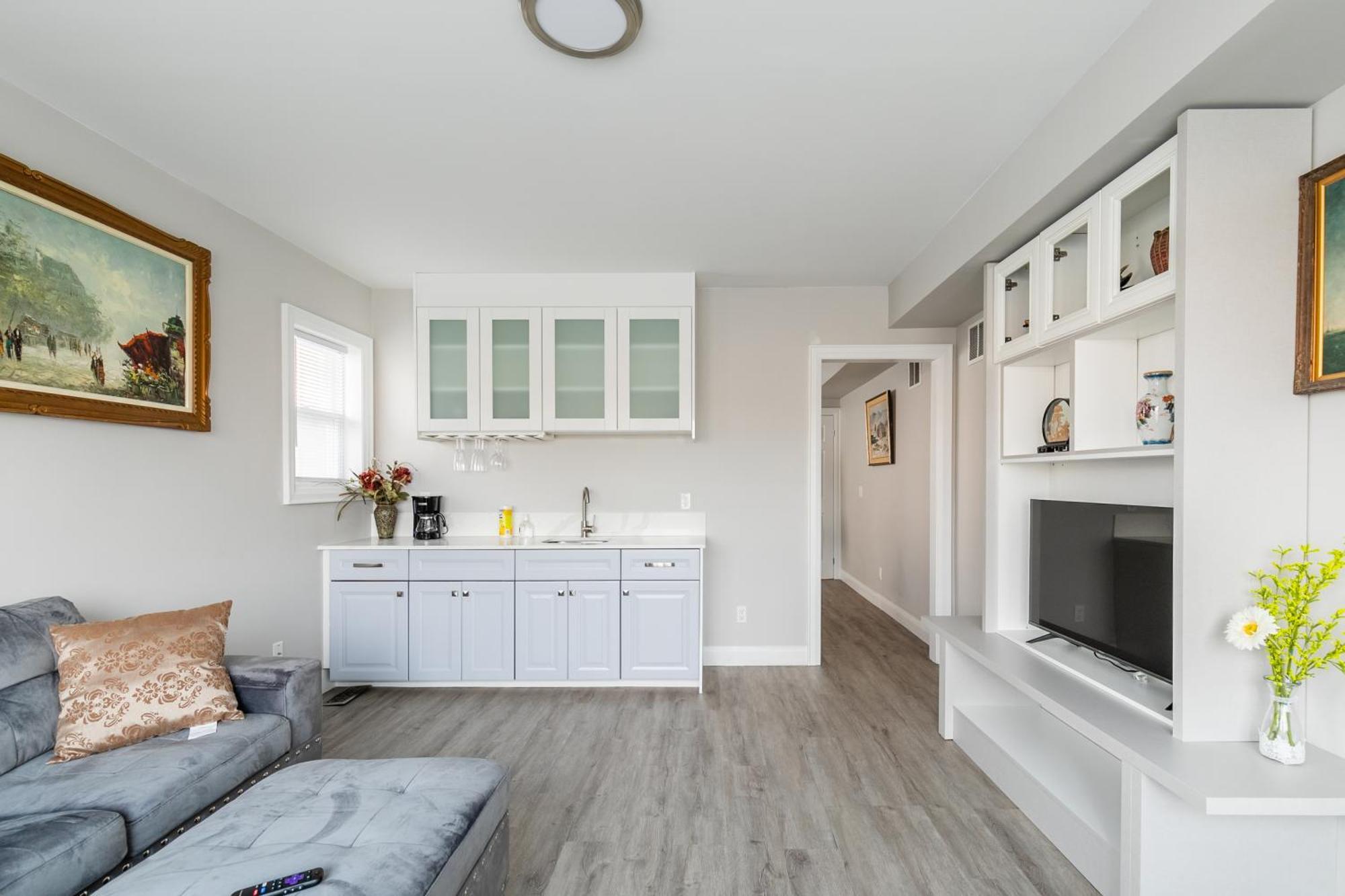 Beautiful Renovated 3 Mins Drive To Fall Villa *