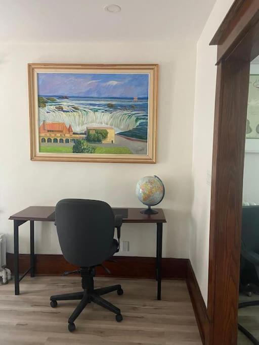 Fallsview Area! Only 10 Min Walk Niagara Falls