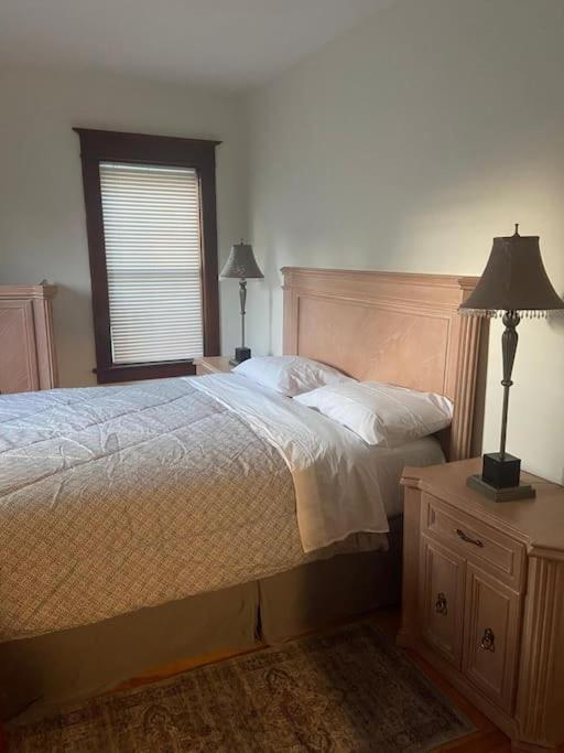 Fallsview Area! Only 10 Min Walk * Niagara Falls
