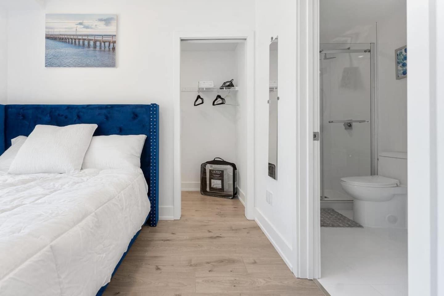 Entire Luxury 4mins To Falls Apartment Niagara Falls