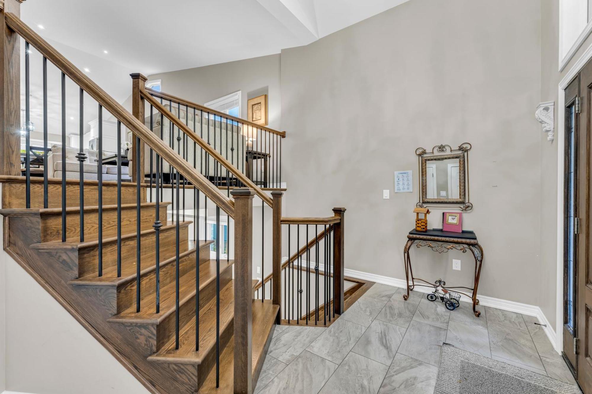 Royal Luxury - Mins From Falls With Pool Table * Niagara Falls