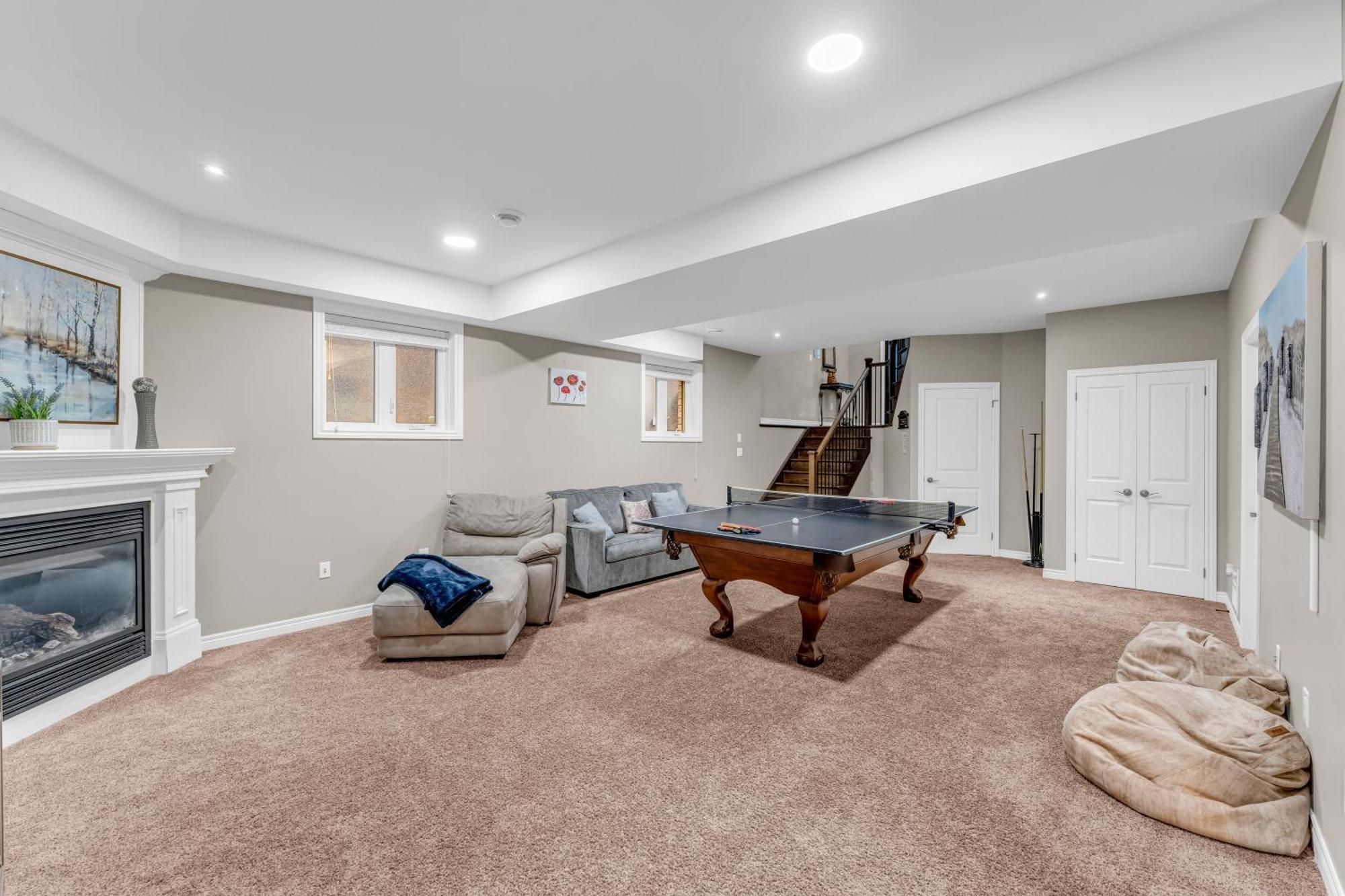 Holiday home Royal Luxury - Mins From Falls With Pool Table *