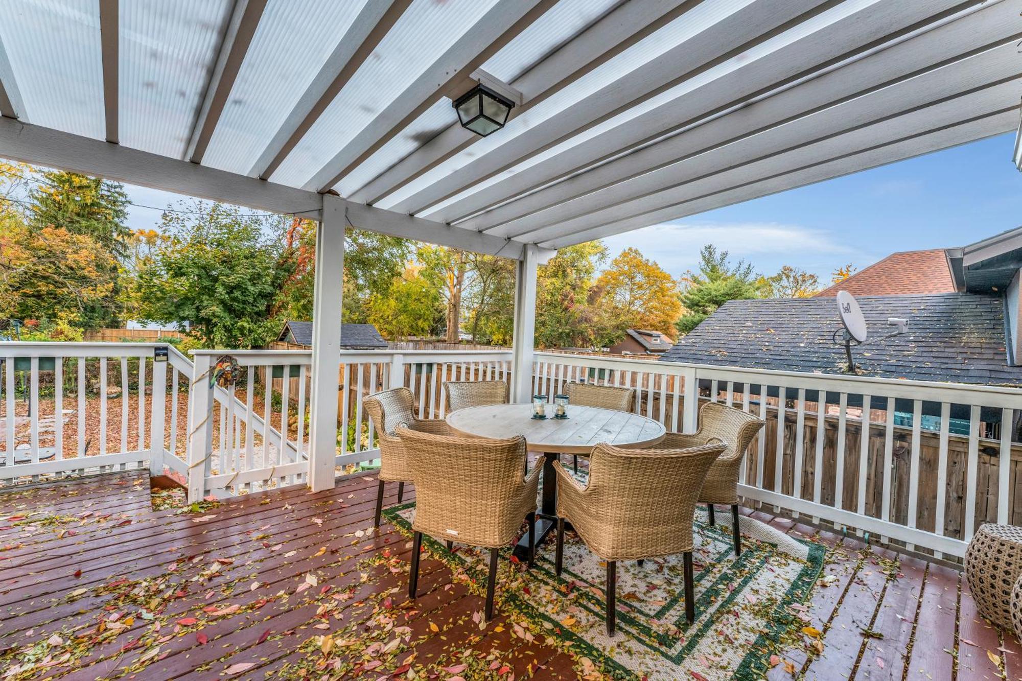Royal Luxury - Mins From Falls With Pool Table