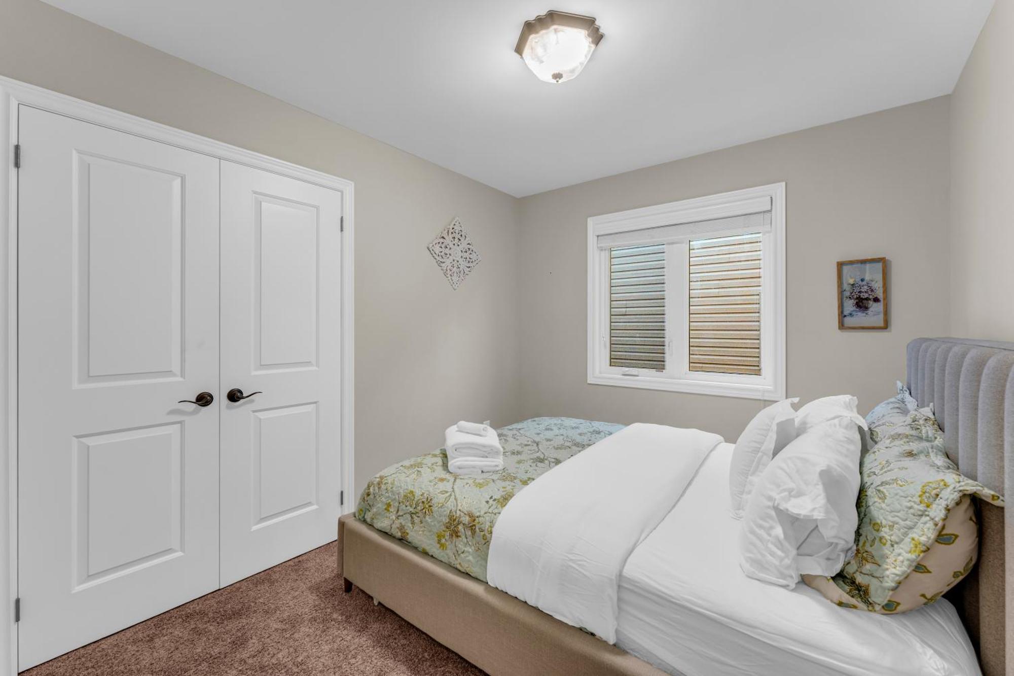 Royal Luxury - Mins From Falls With Pool Table Holiday home
