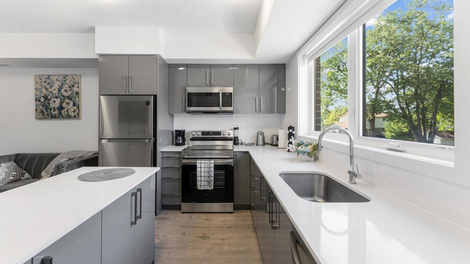 Apartment Entire Luxury 4mins To Falls Niagara Falls
