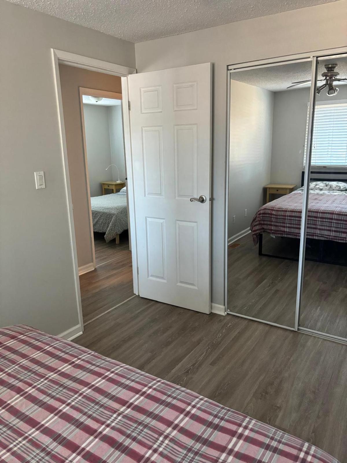 And Spacious Holiday home Niagara Falls