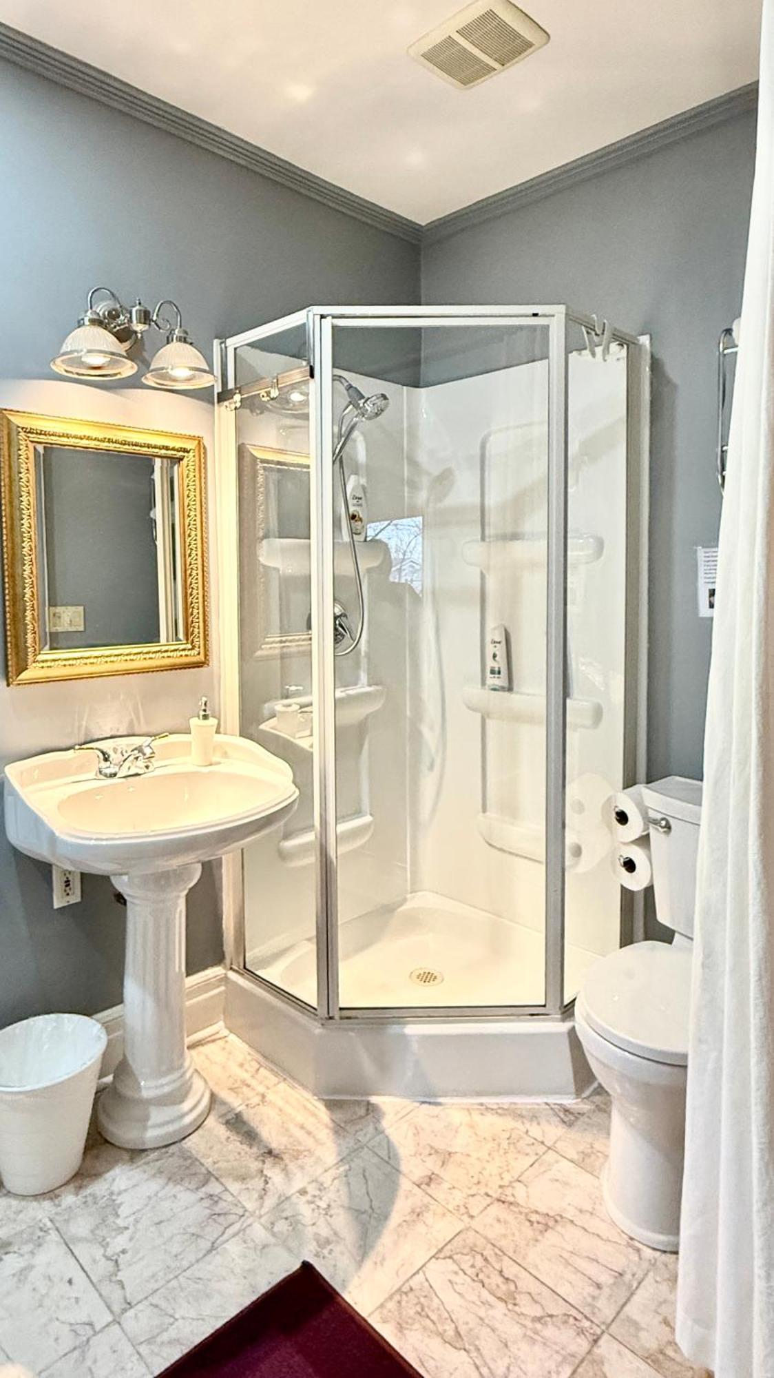 Two Bedrooms Unit With Jacuzzi And Great View *