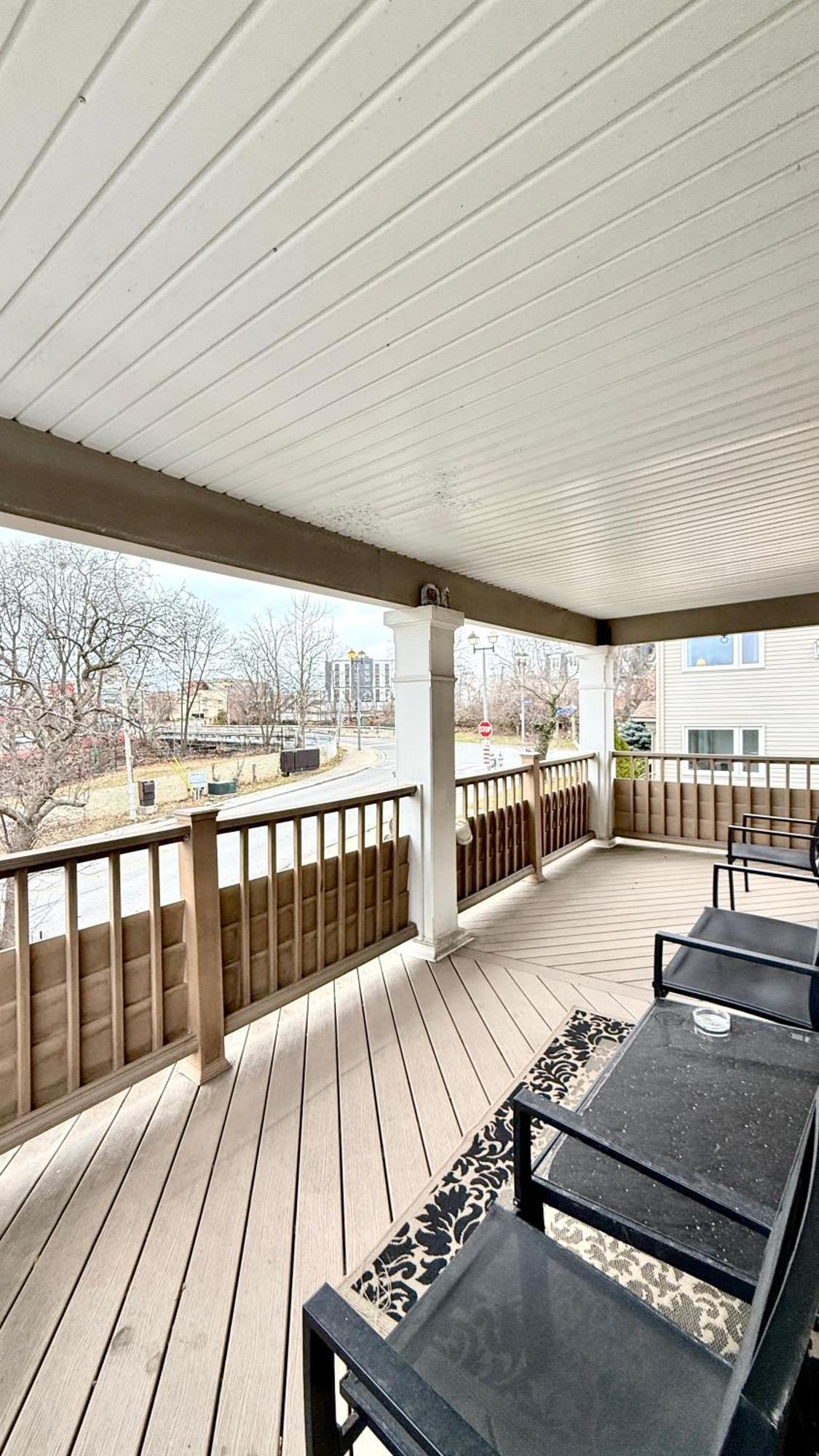 Holiday home Two Bedrooms Unit With Jacuzzi And Great View Niagara Falls