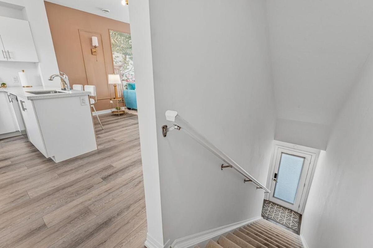 Luxury Designer Penthouse With Rooftop And Parking! Holiday home *