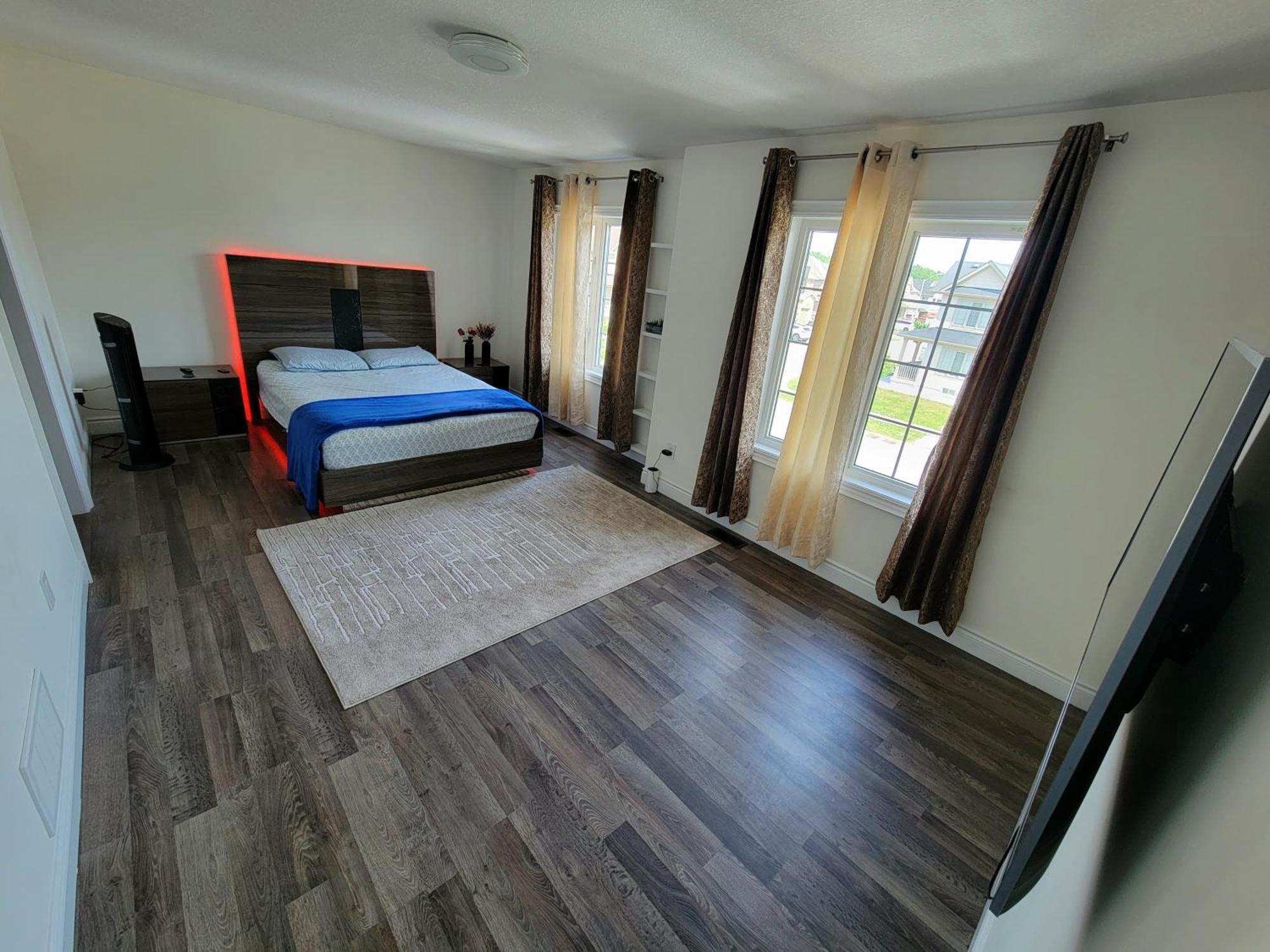 Luxury - Master Bedroom *