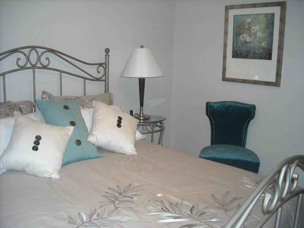 Bed & Breakfast Chalet On The Lake Niagara Falls