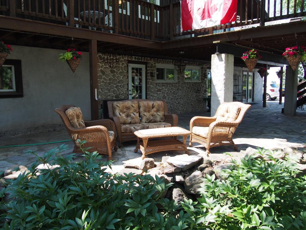 Bed & Breakfast Chalet On The Lake Niagara Falls