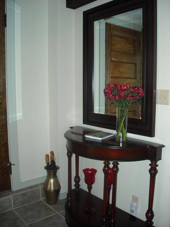 Bed & Breakfast Chalet On The Lake 4*