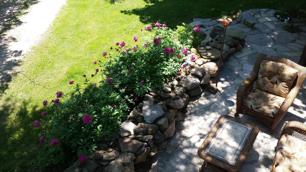 Bed & Breakfast Chalet On The Lake 4*