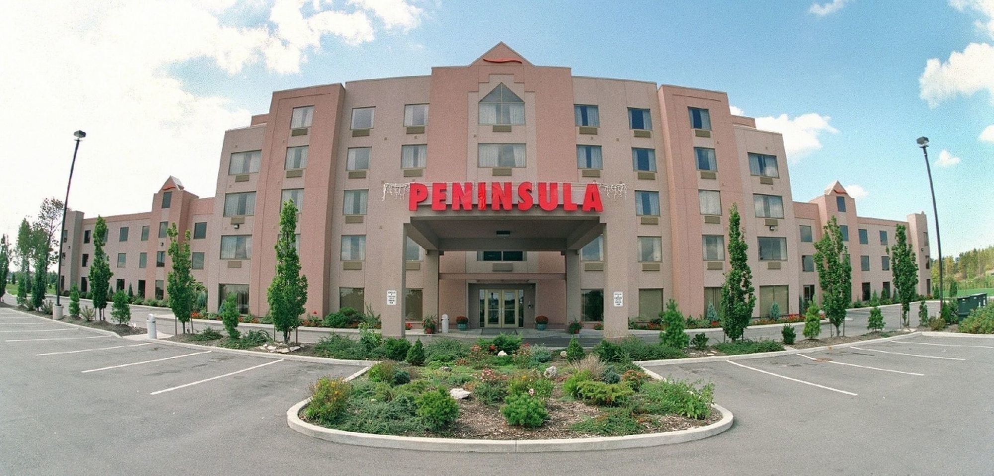 Peninsula 3*
