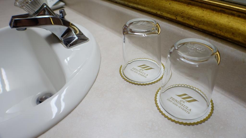 Peninsula Hotel 3*
