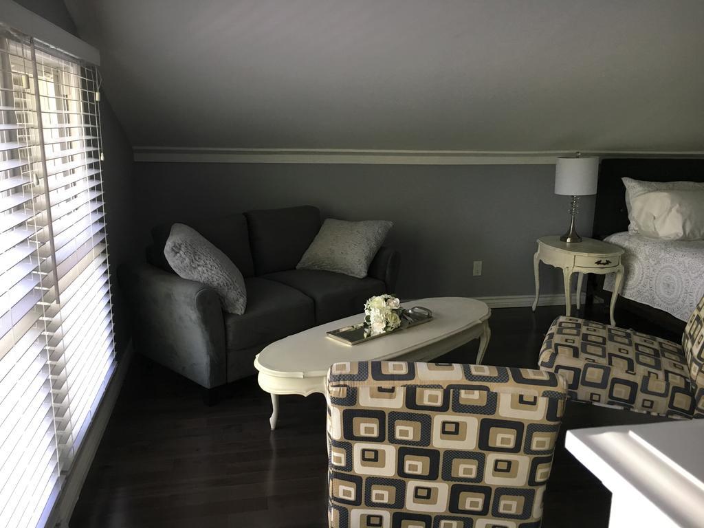 Chalet On The Lake 4*