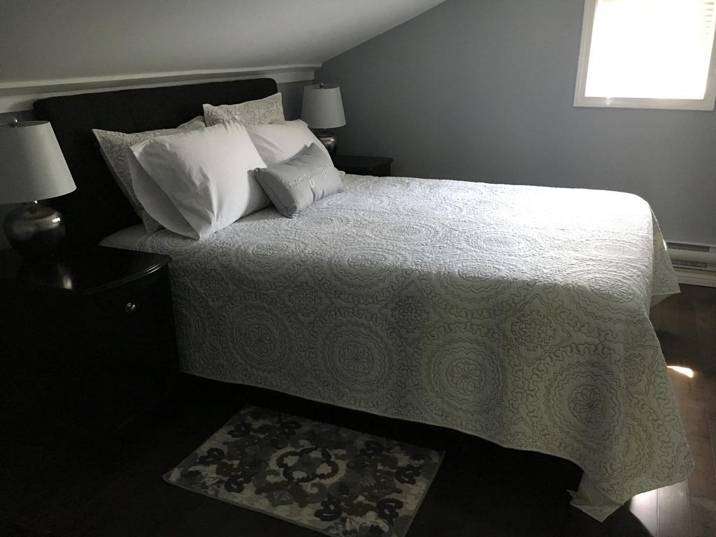 Bed & Breakfast Chalet On The Lake 4*