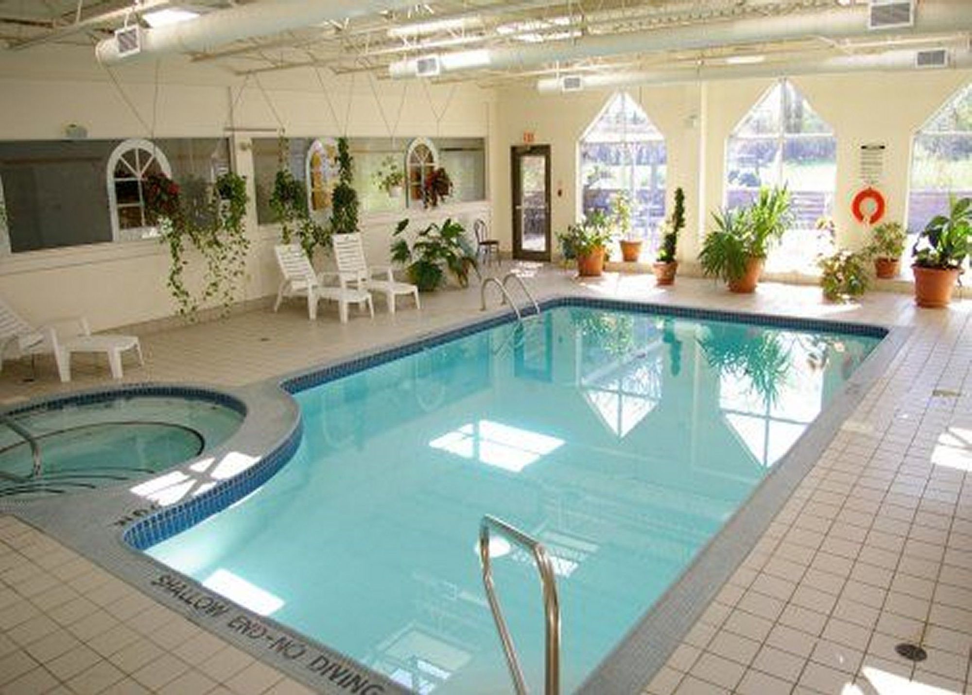 Peninsula Hotel Niagara Falls