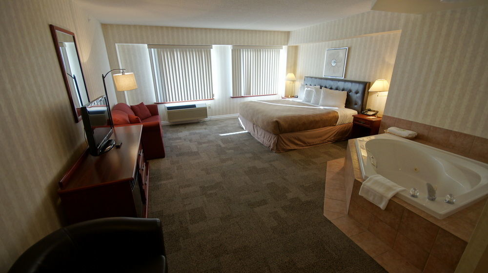 Hotel Peninsula Niagara Falls