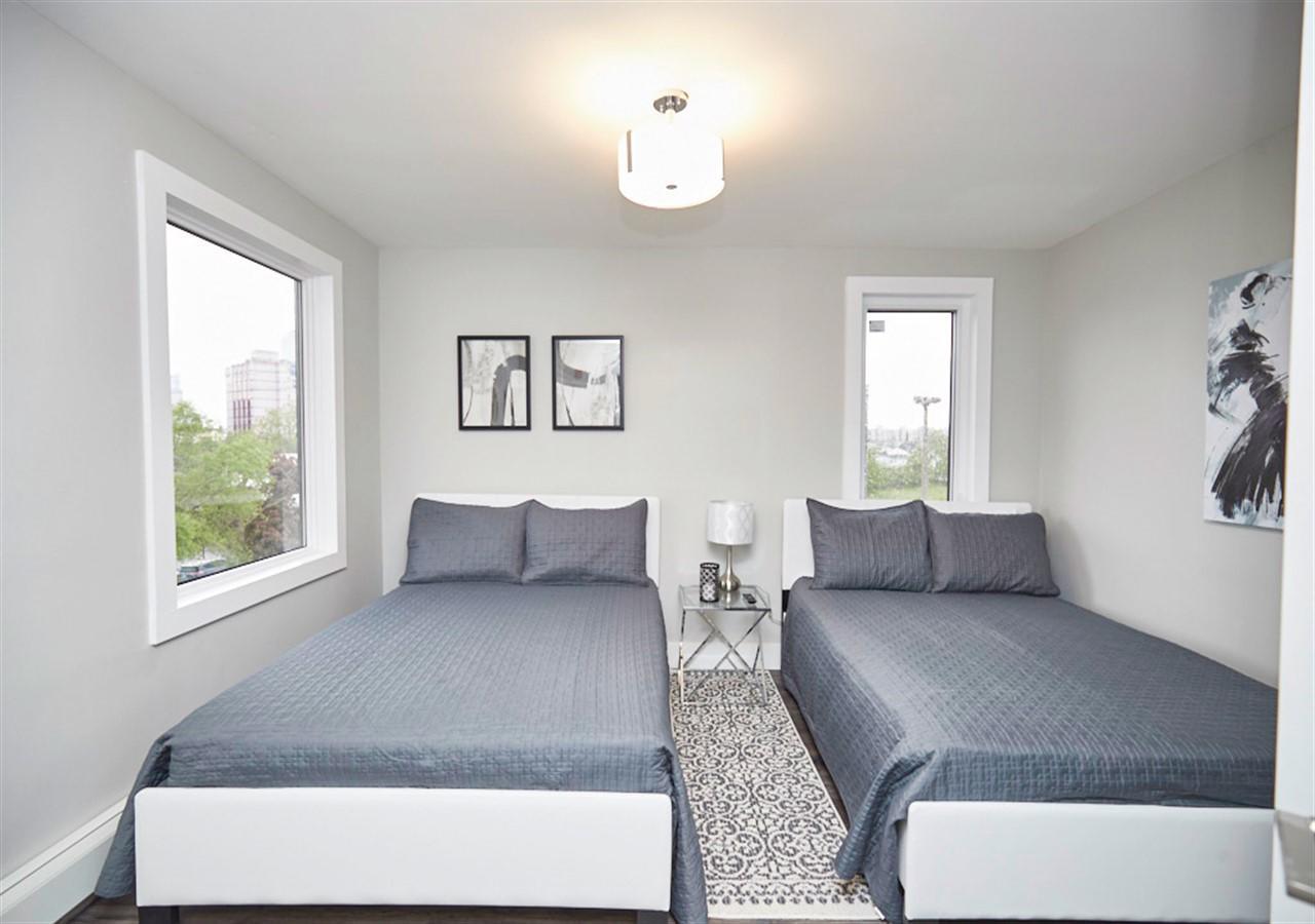 Clifton Hill 3b Apartment Niagara Falls