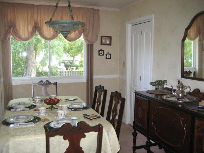Bed & Breakfast A Pillow And Toast 4*