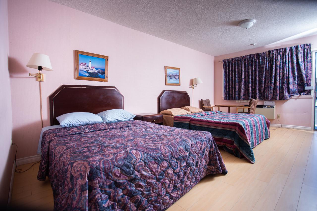 Motel Rockwell 2*