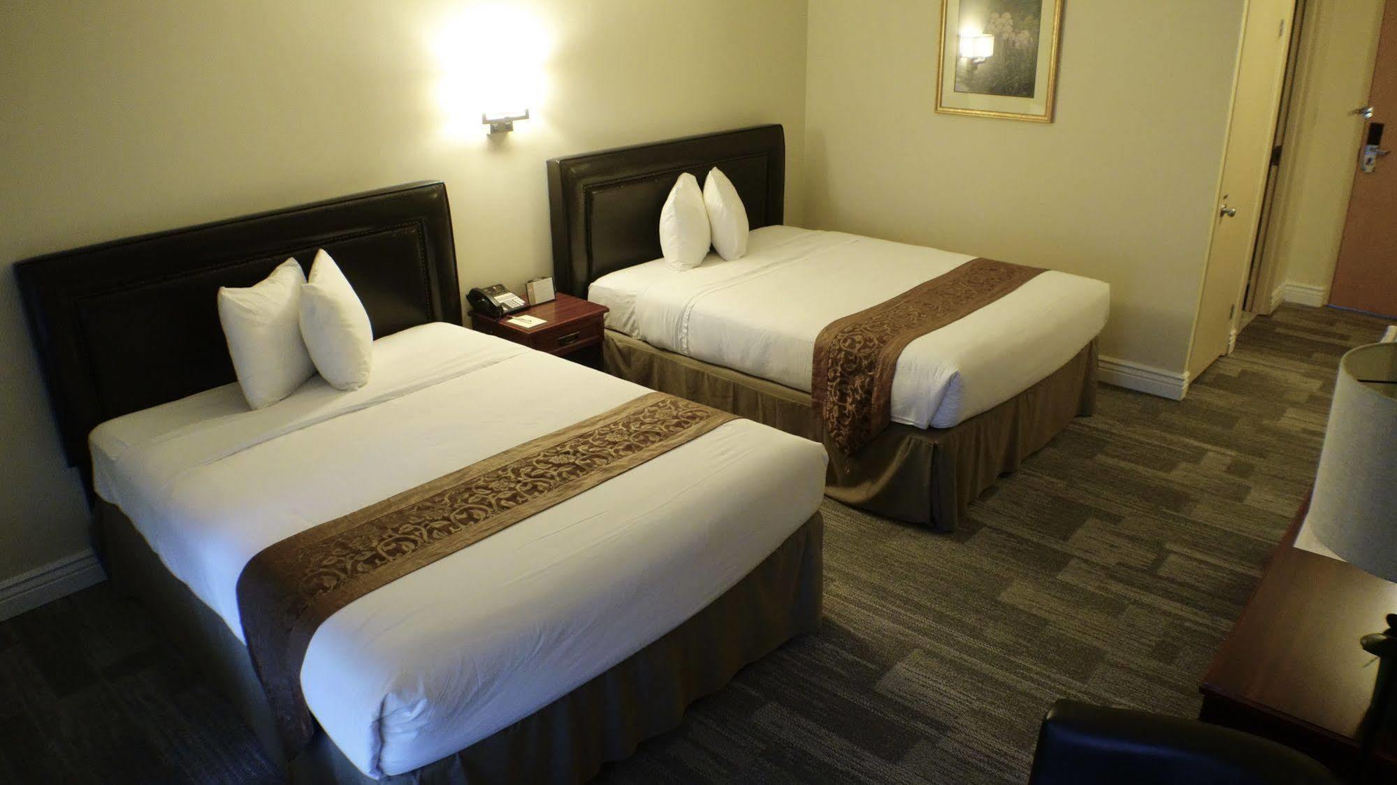 Peninsula 3* Niagara Falls